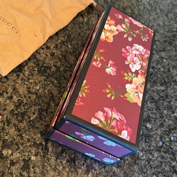 Gucci Floral Box with Dust Bags EUC - Picture 10 of 15